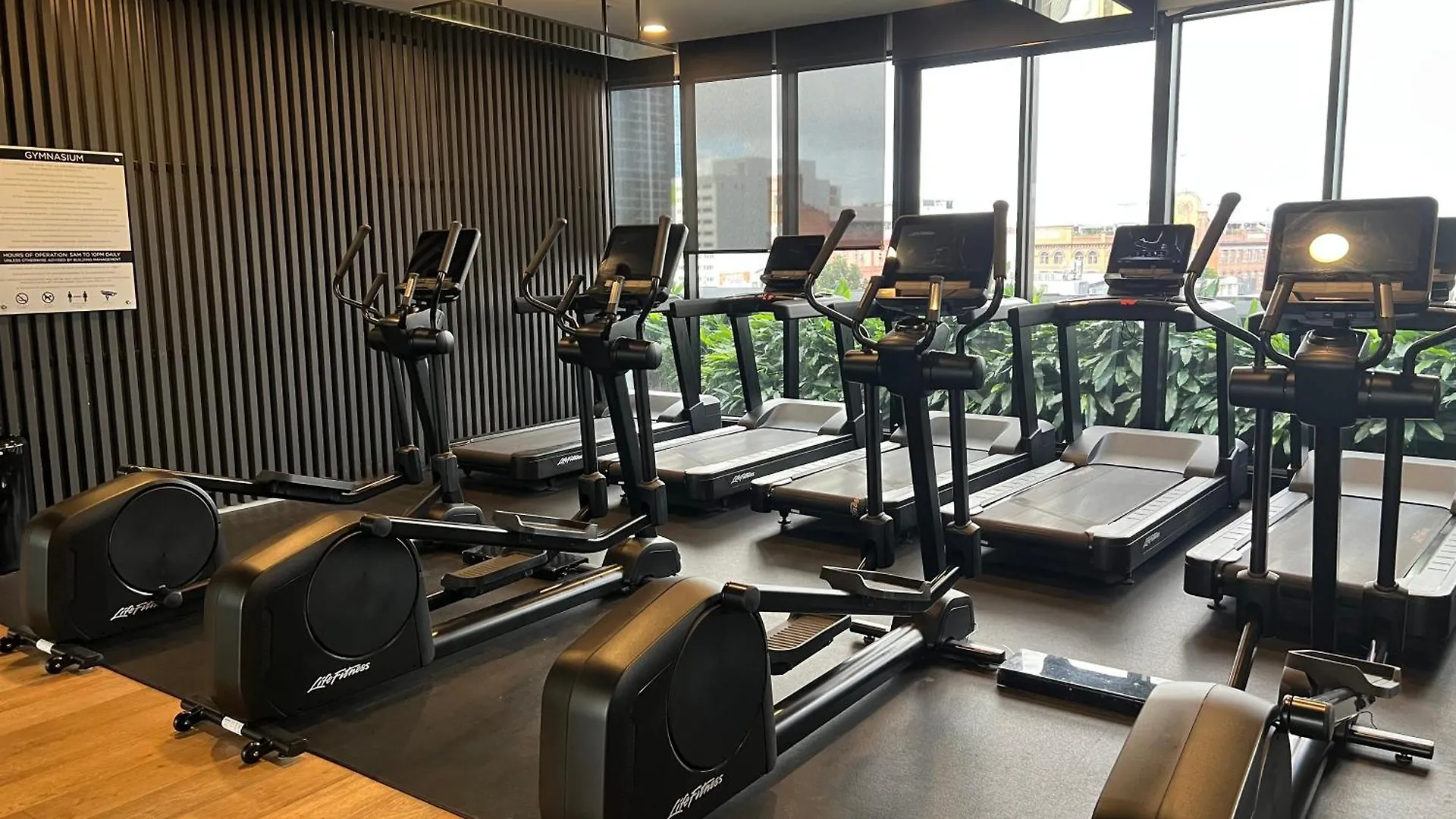 בריסביין Entire Flat W Infinity Pool And 5M Walk To Fort Valley Station