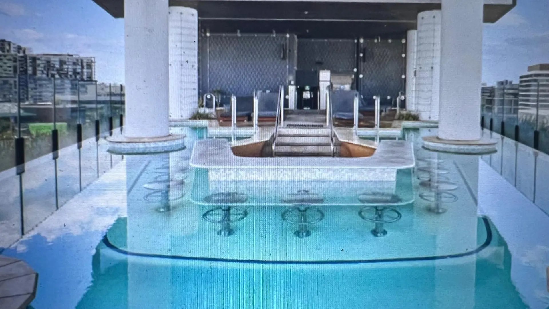 Entire Flat W Infinity Pool And 5M Walk To Fort Valley Station Brisbane Apartmán